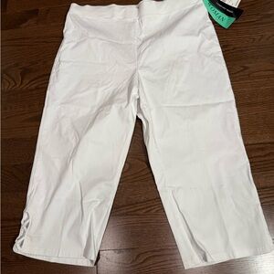 Women’s 89th +Madison White Pull On 2X Capri Pants Comfort Waist Cutout on Legs